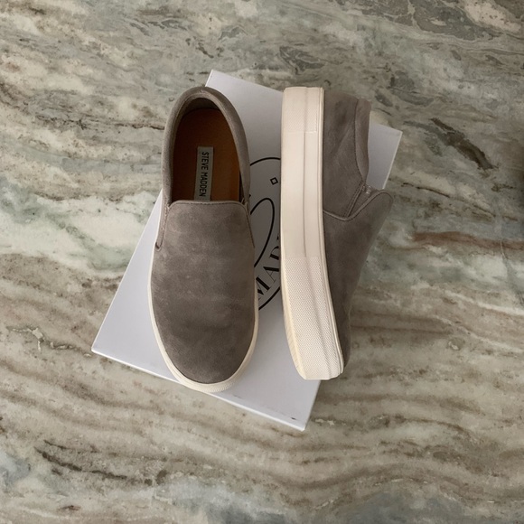 Steve Madden Sneakers - Picture 2 of 5